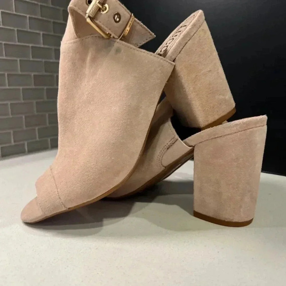 NEW sling-back open-toed Cream Faux Suede 3” block heel size 10 Lucca Lane shoes - Picture 2 of 9